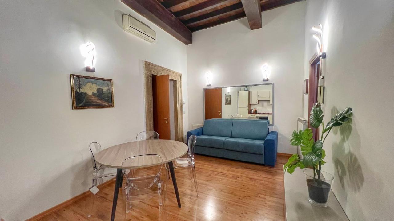 Pellegrino 86 - 101 Flat In * Rom